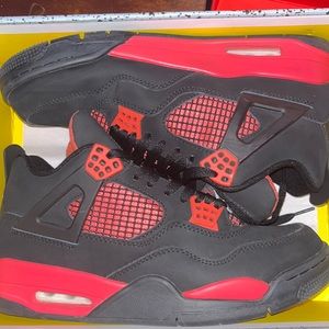 Jordan 4 retro thunders